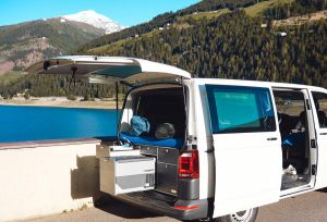 Ecocamper 179 - VW T6.1 Bulli mit Doppelbett und Heckküche