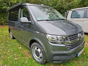 EcoCamper - Unser Cali mit angebauter Markise, Automatikgetriebe und Allradantrieb